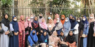 Membaca dan Mengunjungi Sayidat Ahlu Bayt
